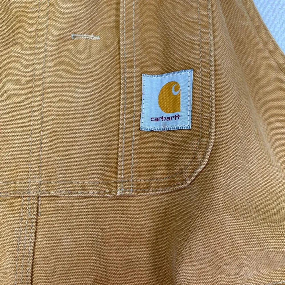 Carhartt •• few